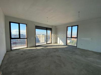 Oxhaku, Tirana, Albania