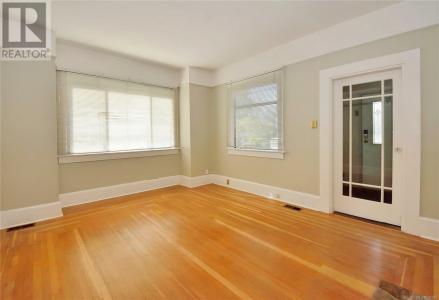 350 STEWART AVENUE, Nanaimo, كولومبيا البريطانية V9S 4C4, كندا 