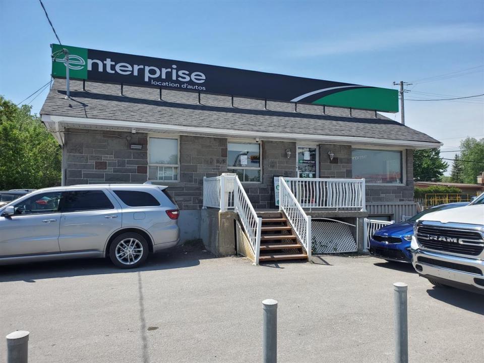 2046 Boul. des Laurentides, Laval (Chomedey), Квебек H7M 2Y5, Канада