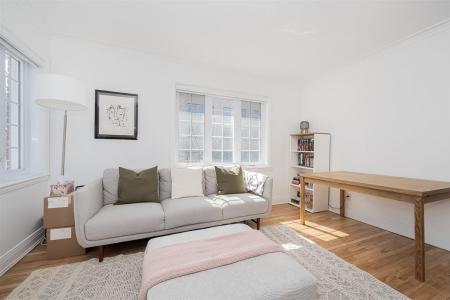 1475 Ch. Regent, Mont-Royal, Quebec H3P 2L1, Canada