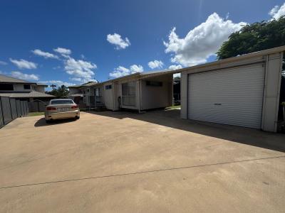1a -2a Leichhardt Drive, Moranbah, QLD 4744, Australia