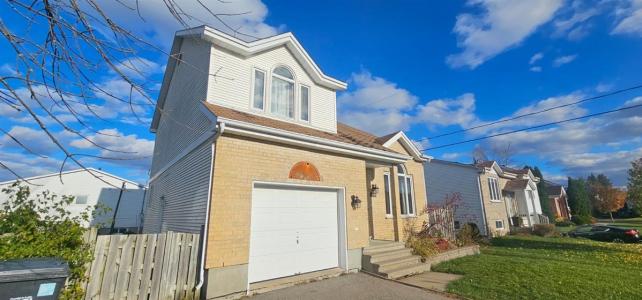 2769 Rue Maurice-Duplessis, Vaudreuil-Dorion, Québec J7V 8P5, Canada