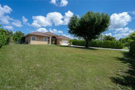 6817 Eagle Street, Fort Myers, Florida 33966, USA