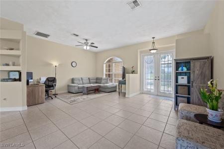 6817 Eagle Street, Fort Myers, Floryda 33966, USA