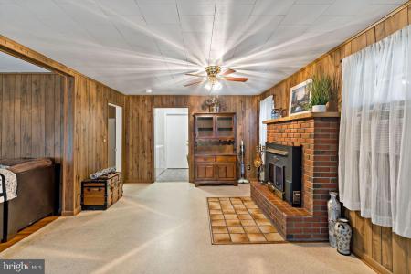 13911 Blue Mountain Dr., Maugansville, Maryland 21767, USA