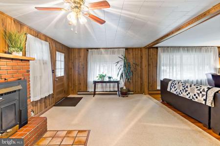 13911 Blue Mountain Dr., Maugansville, Maryland 21767, USA