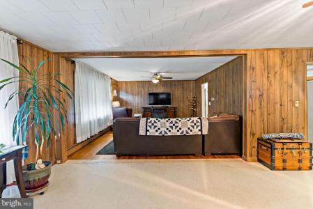 13911 Blue Mountain Dr., Maugansville, Maryland 21767, USA
