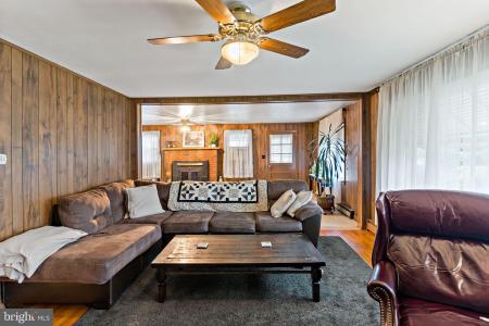 13911 Blue Mountain Dr., Maugansville, Maryland 21767, USA