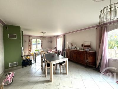 Cosse Le Vivien, País Do Loire 53230, França