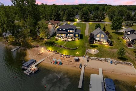 7140 Holiday Drive, Canadian Lakes, Michigan 49346, USA