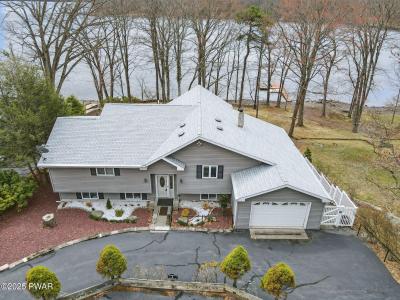 4 Shore Line Drive, Lakeville, Pennsylvania 18438, USA