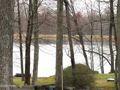 169 N Lake Drive, Dingmans Ferry, Pensilvania 18328, Estados Unidos