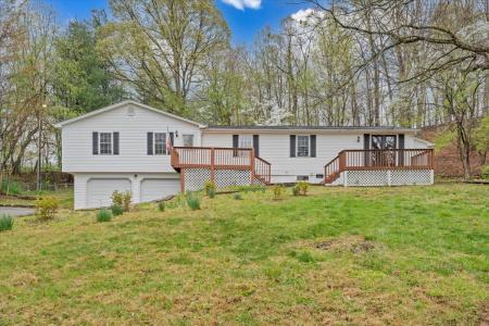 1974 Stoney Battery Rd, Troutville, Virginia 24175, USA