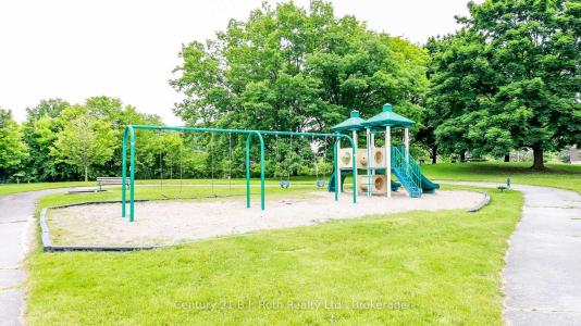 420 MILL ROAD W, Toronto, Ontario M9C 1Z1, Canadá