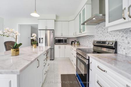 343 NORTHGLEN BOULEVARD W, Clarington, Ontario L1C 7E2, Canada
