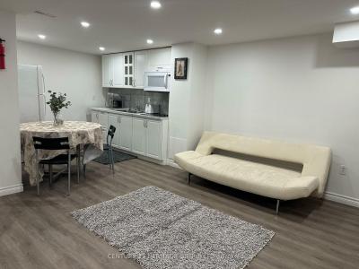 135 GLENWAY CIRCLE, Newmarket, Ontario L3Y 7S3, Kanada