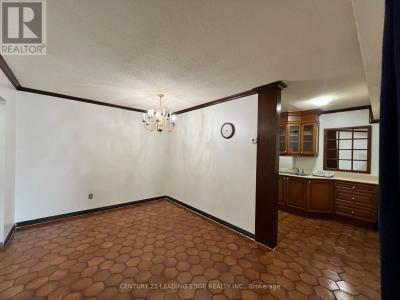 31 FOUR WINDS DRIVE, Toronto (york University Heights), Ontario M3J 1K9, Canada