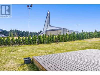 11 WAKITA AVENUE, Kitimat, British Columbia V8C 2S1, Canada