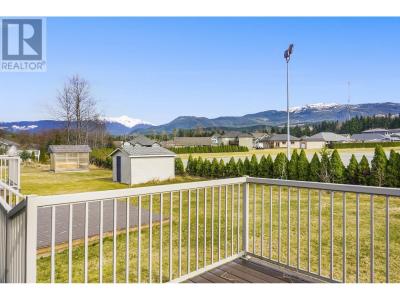 11 WAKITA AVENUE, Kitimat, British Columbia V8C 2S1, Canada