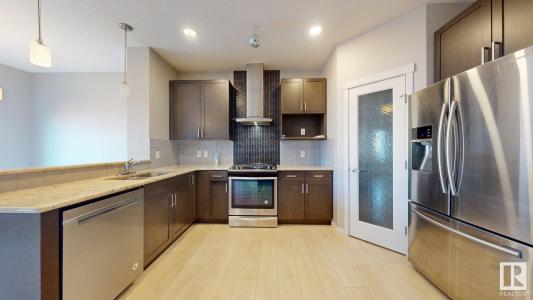 1408 25 AVENUE NW, Edmonton, Alberta T6T 2E2, Canada