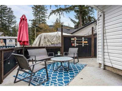404 BIRCH STREET, Cultus Lake, British Columbia V2R 4Z3, Canada