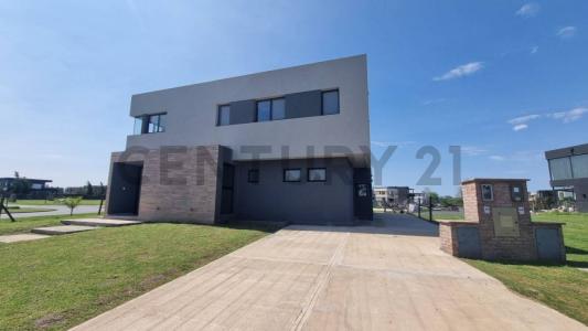 Boulevard de todos los santos 5000, Tigre, GBA Norte 1622, Argentina