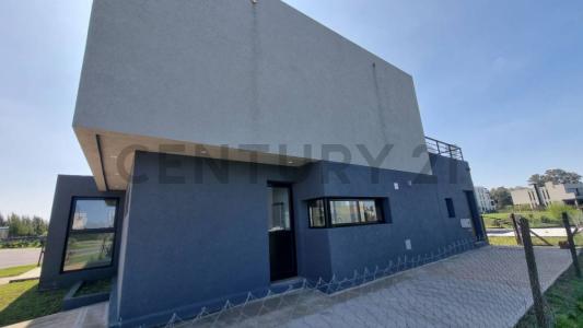 Boulevard de todos los santos 5000, Tigre, GBA Norte 1622, Argentina