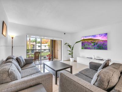 398 Lakeview Dr , 205, Weston, Florida 33326, USA