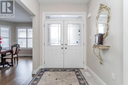 4 CHARLIE RAWSON BOULEVARD, Tay (victoria Harbour), Ontario L0K 2A0, Canada