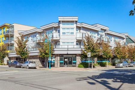 9751 FOURTH ST, Sidney, British Columbia V8L 2Y9, Canada