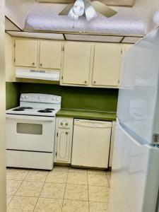 7960 Sunrise Lakes Drive N # 205, Sunrise, フロリダ 33322, アメリカ合衆国