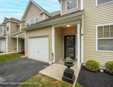 53 Halley Court, Poughkeepsie, ניו יורק 12601, ארצות הברית של אמריקה
