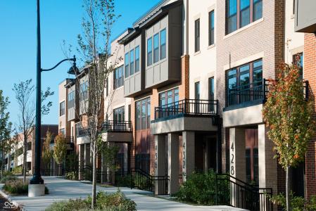 452 S Meridian Street , B Bldg D, Greenwood, Indiana 46143, USA