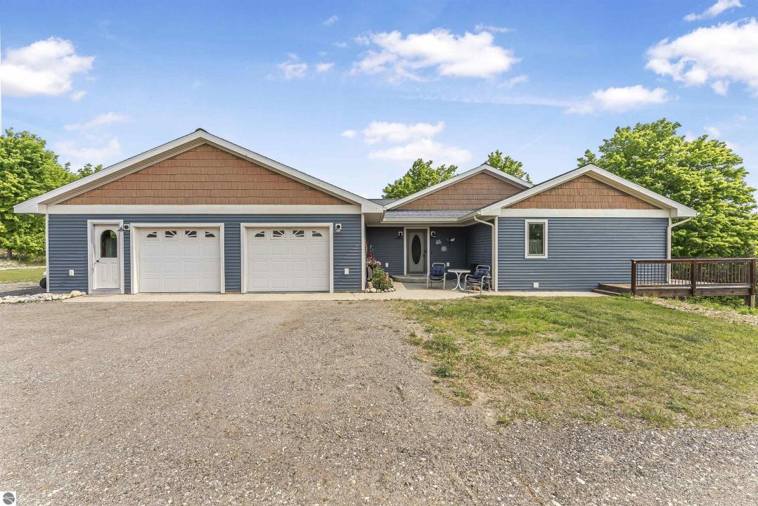 11660 Indian Road, Kewadin, Мичиган 49648, Соединенные Штаты