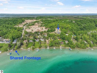 11660 Indian Road, Kewadin, Мичиган 49648, Соединенные Штаты