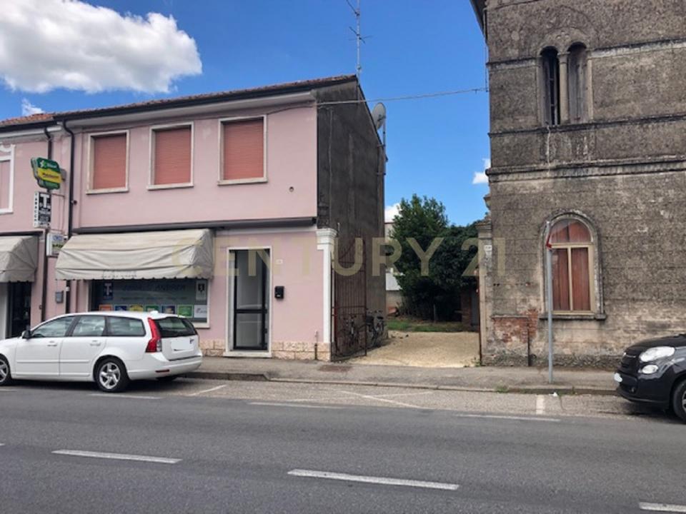 Corso C. Battisti, Sanguinetto, Veneto 37058, Italia
