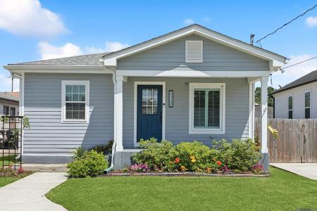 5143 Cameron Boulevard, New Orleans, Louisiana 70122, USA