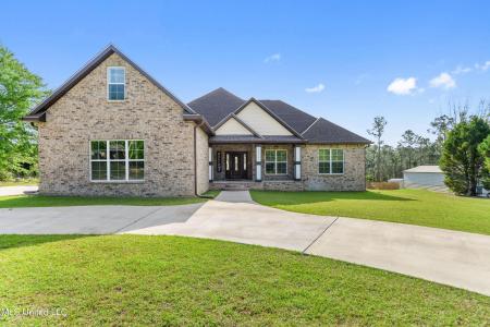 18370 Deer Drive, Saucier, Mississippi 39574, USA