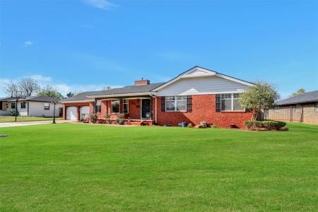 301 Lakeside Drive, Altus, Oklahoma 73521, USA