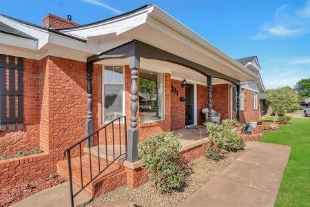 301 Lakeside Drive, Altus, Oklahoma 73521, USA
