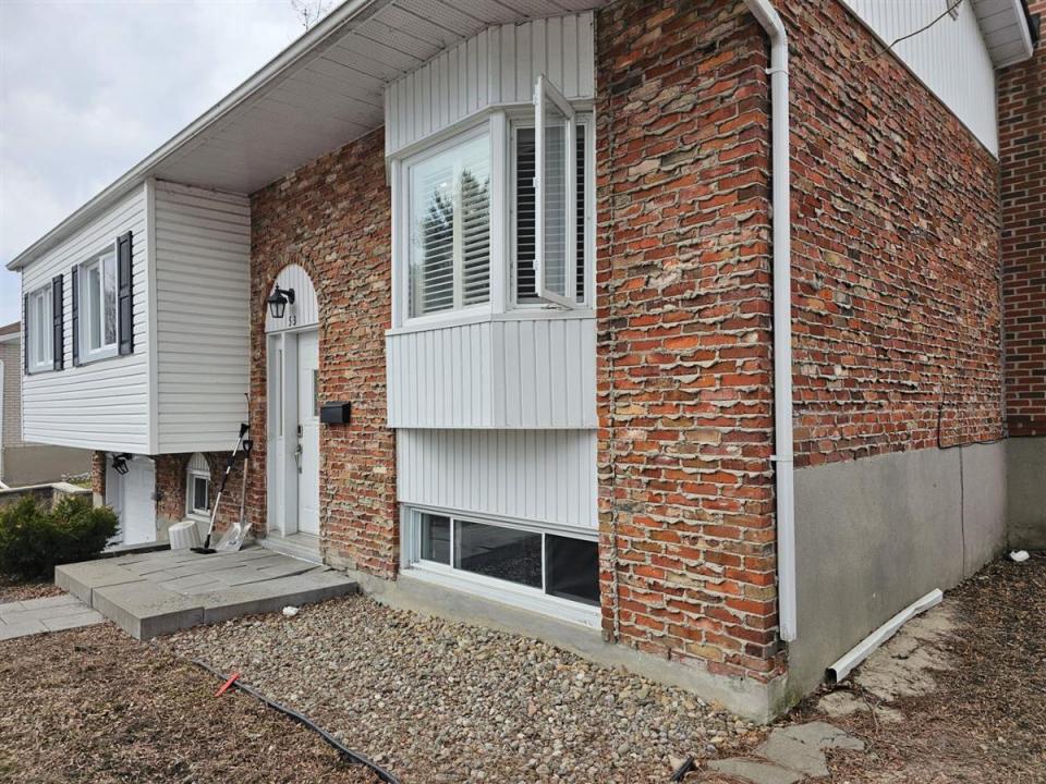 53  Rue Marcel-Meloche, Kirkland, Quebec H9J 1K5, Kanada