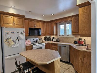 53  Rue Marcel-Meloche, Kirkland, Quebec H9J 1K5, Kanada