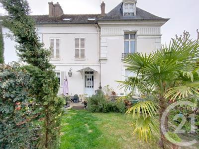 Sens, Bourgogne 89100, France