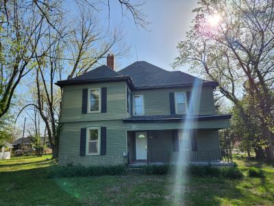 400 N Thurston Street, Versailles, מיזורי 65084, ארצות הברית של אמריקה