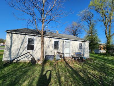 404 S Monroe, Versailles, Missouri 65084, USA