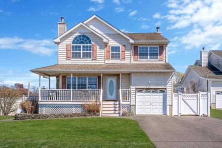 97 Grandview Dr, Shirley, NY 11967, USA