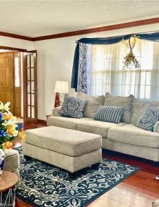 184 Meadowview Ln, Elizabeth, West Virginia 26143