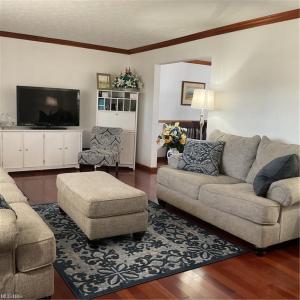 184 Meadowview Ln, Elizabeth, West Virginia 26143