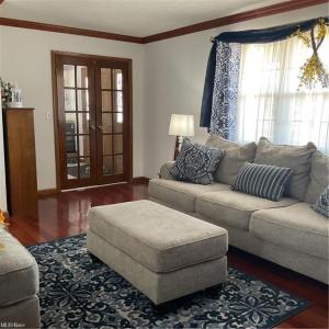 184 Meadowview Ln, Elizabeth, West Virginia 26143