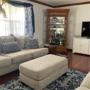184 Meadowview Ln, Elizabeth, West Virginia 26143